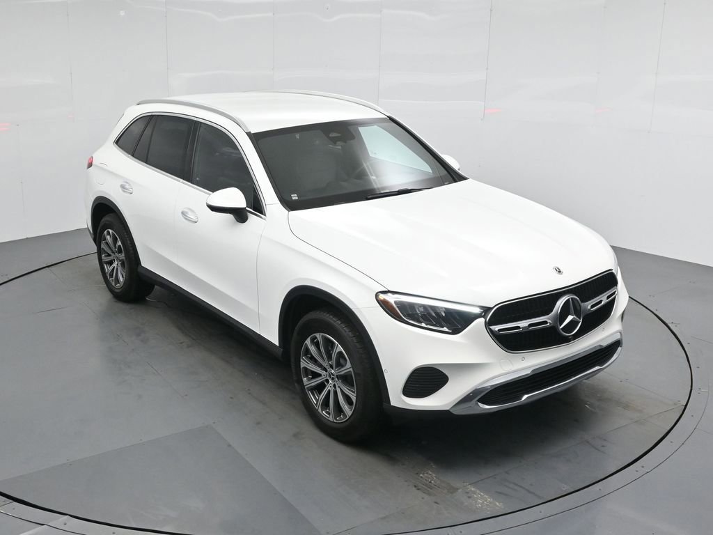 Used 2024 Mercedes-Benz GLC 300 image 4