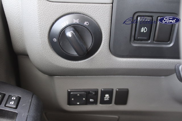 Used 2019 Nissan NV 3500 SL RWD image 16