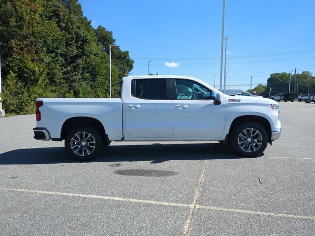 Used 2024 Chevrolet Silverado 1500 LT AWD/4WD image 3