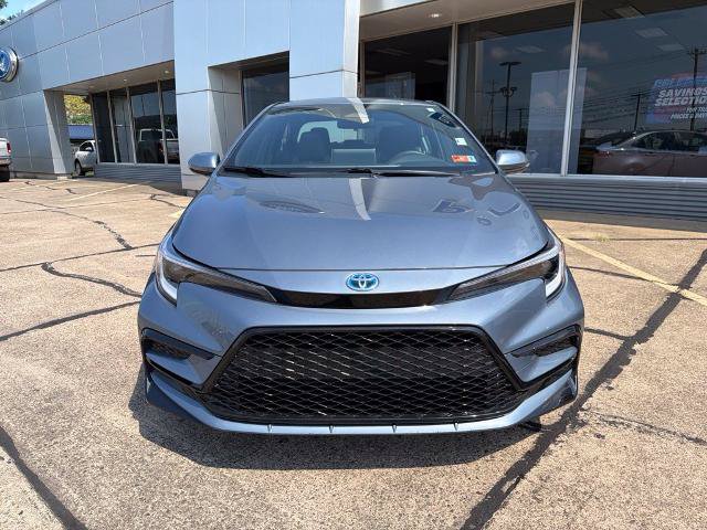 Used 2025 Toyota Corolla SE w/ SE Premium Package AWD/4WD image 2