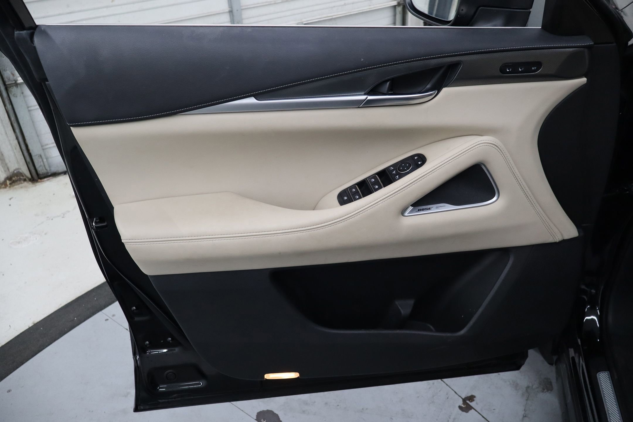 Used 2023 INFINITI QX60 Luxe w/ Performance Audio Package FWD image 14