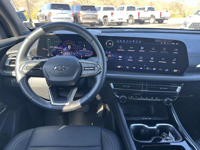 Used 2025 Chevrolet Traverse LT w/ Midnight/Sport Edition image 24