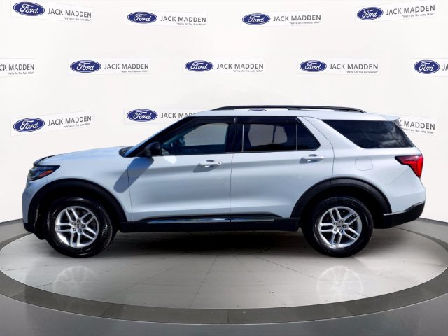 Certified 2025 Ford Explorer Active AWD/4WD image 2