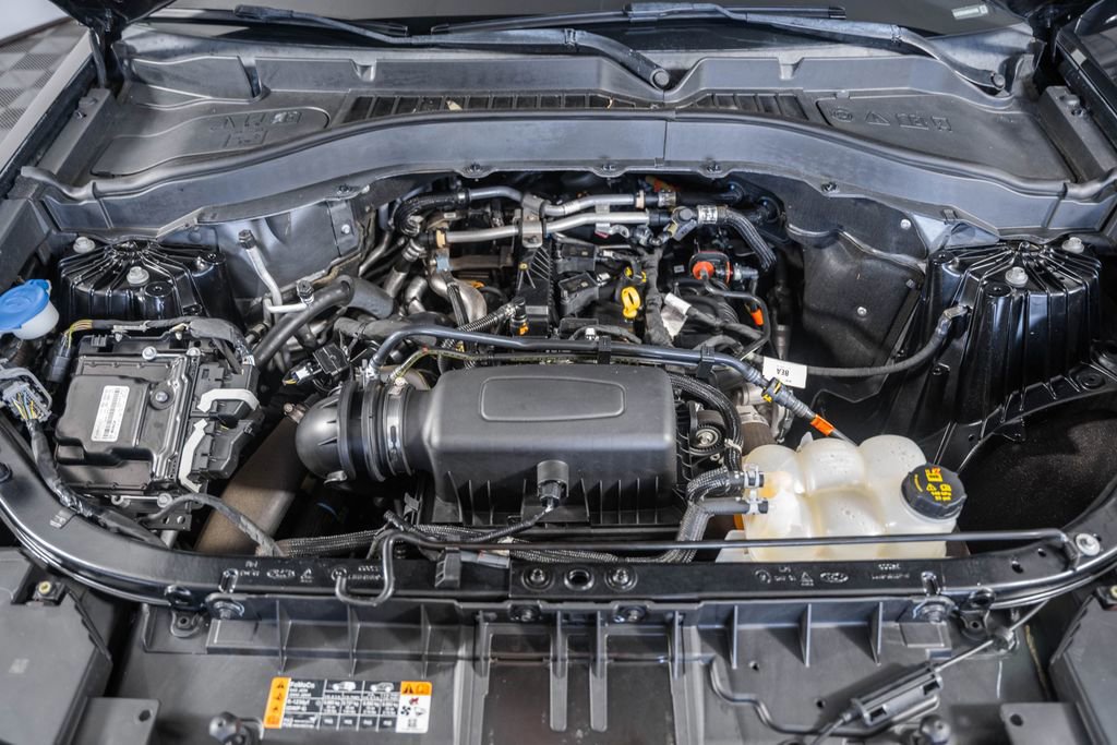 Certified 2021 Ford Explorer XLT w/ Equipment Group 202A image 22