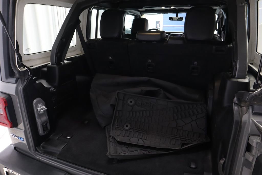 Used 2023 Jeep Wrangler Unlimited Sahara AWD/4WD image 18