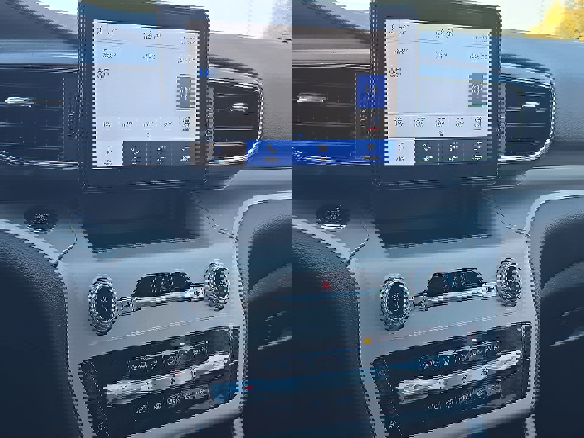 Certified 2023 Ford Explorer XLT w/ Equipment Group 202A image 17