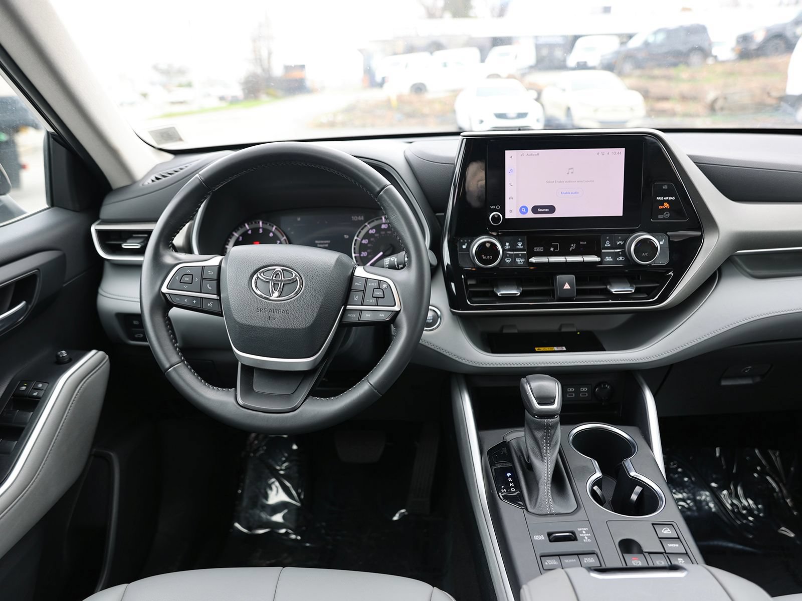 Used 2023 Toyota Highlander XLE AWD/4WD image 15