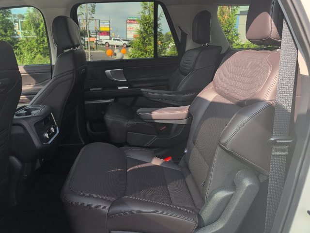Certified 2025 Ford Expedition Max Platinum w/ Platinum Ultimate Package AWD/4WD image 21