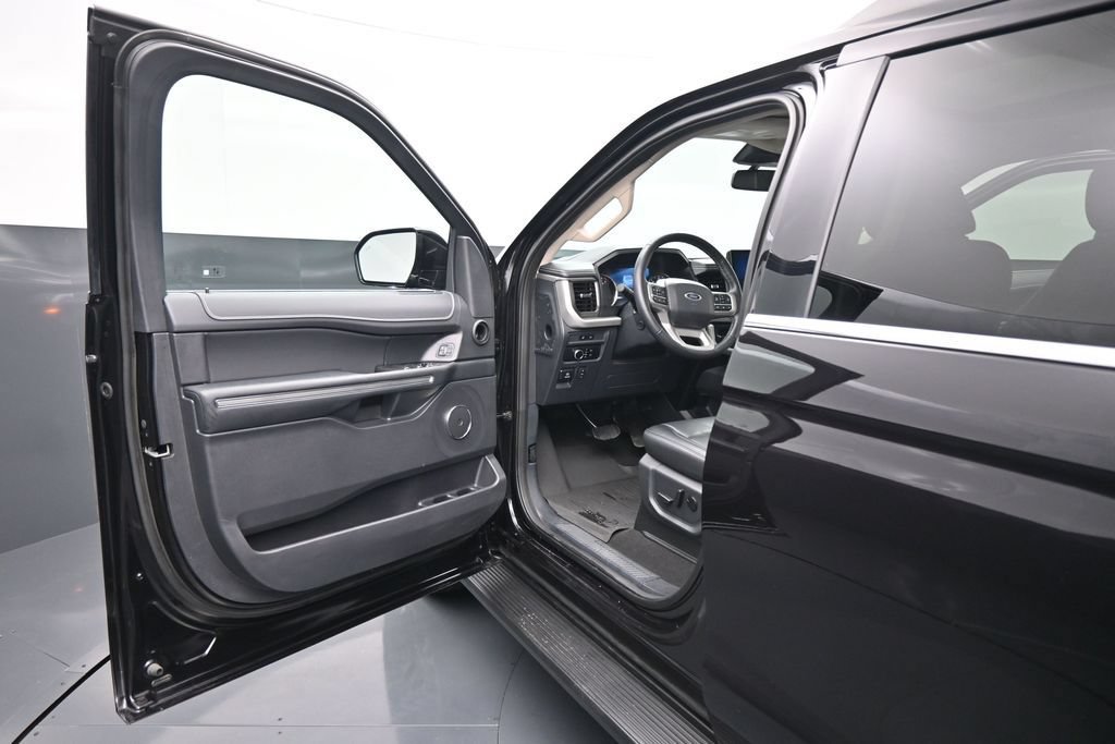 Certified 2024 Ford Expedition XLT AWD/4WD image 8