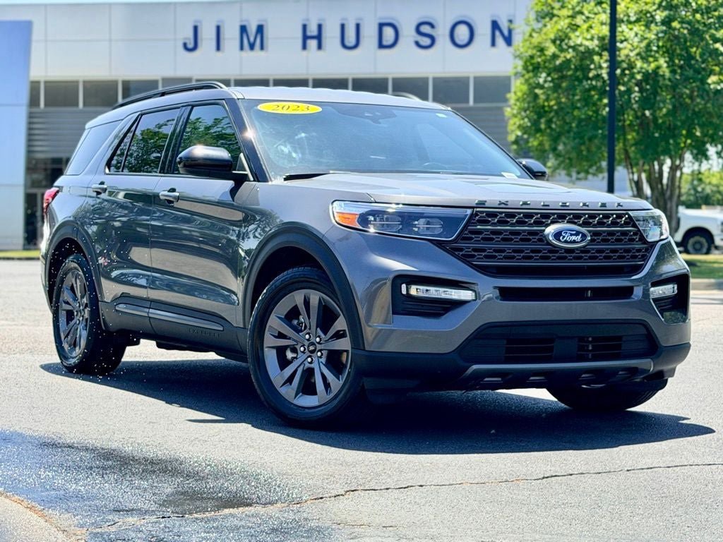 Certified 2023 Ford Explorer XLT w/ Equipment Group 202A RWD image 2
