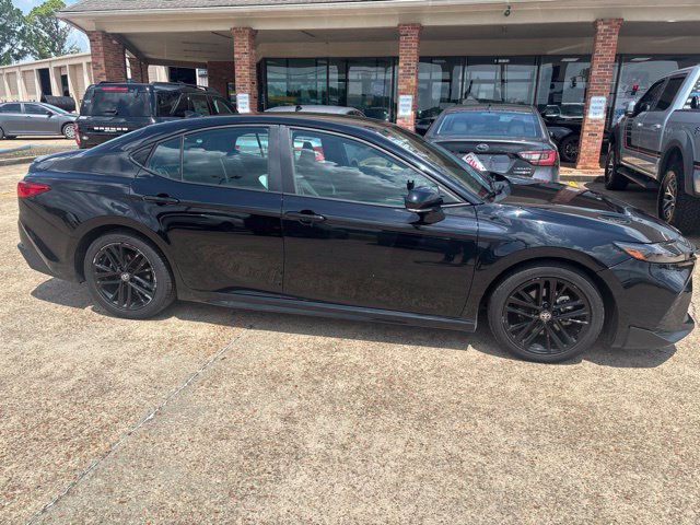 Used 2025 Toyota Camry SE FWD image 7