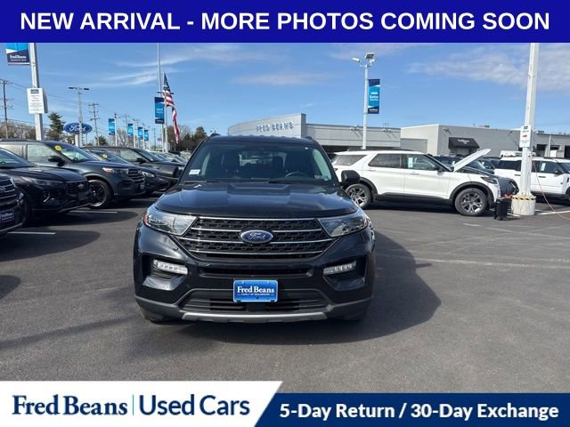 Certified 2022 Ford Explorer XLT w/ Equipment Group 202A AWD/4WD image 2