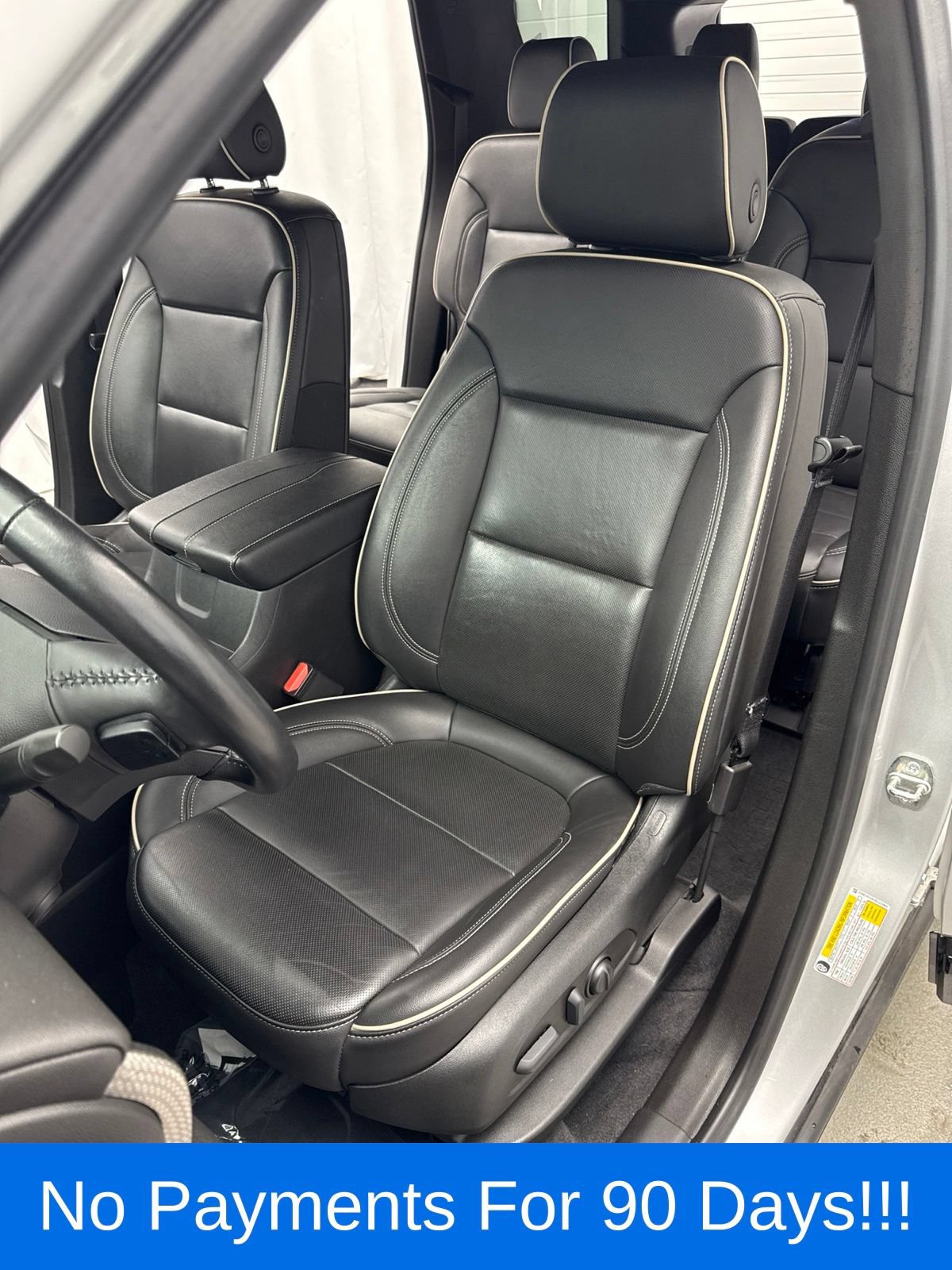 Used 2022 Chevrolet Traverse Premier w/ Redline Edition AWD/4WD image 9
