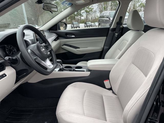 Used 2025 Nissan Altima 2.5 SV image 15