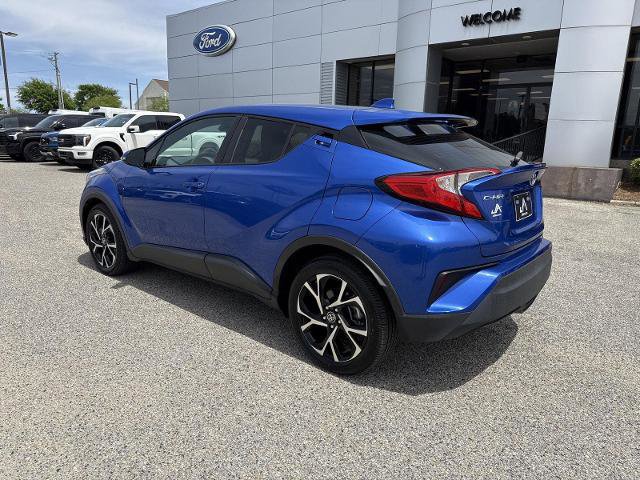 Used 2022 Toyota C-HR XLE FWD image 4