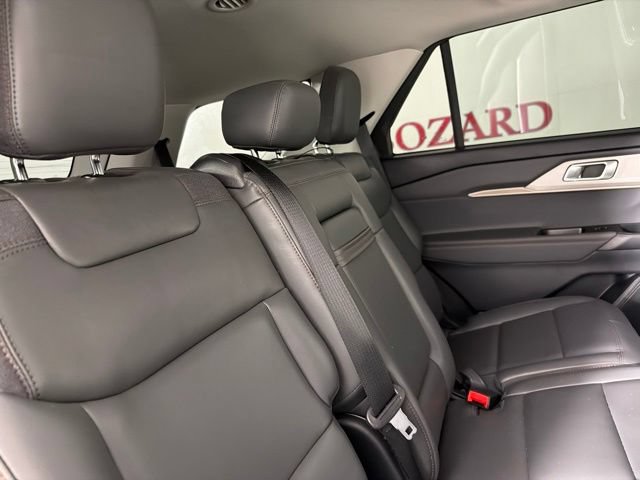 Certified 2025 Ford Explorer Active w/ Active Comfort Package RWD image 18