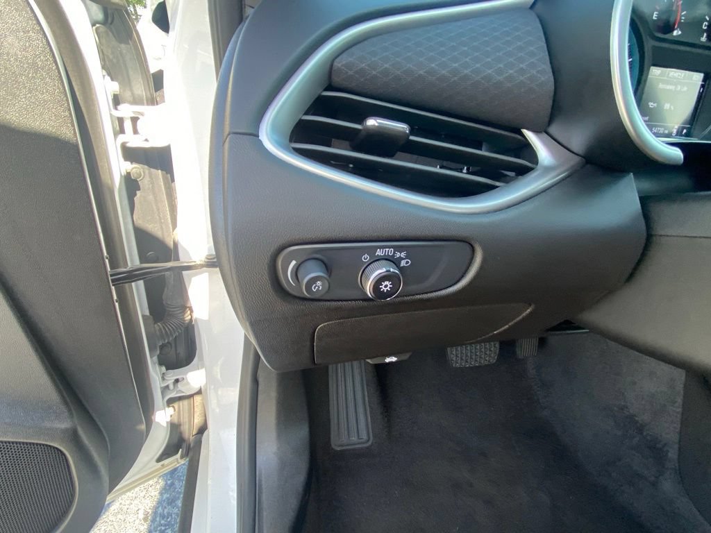 Used 2025 Chevrolet Malibu LT FWD image 12