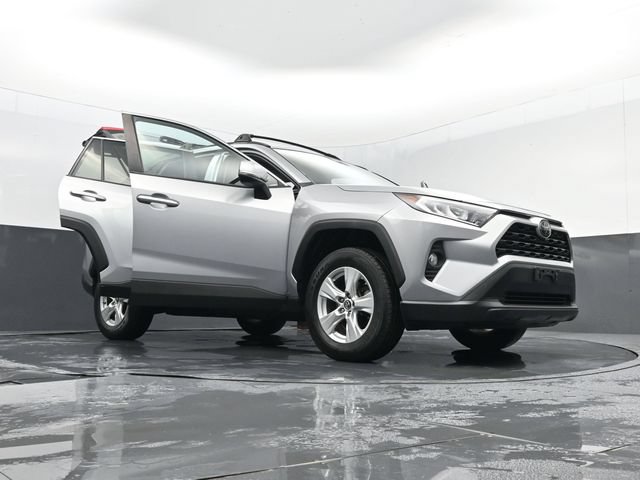 Used 2019 Toyota RAV4 XLE w/ All Weather Liner Package AWD/4WD image 30
