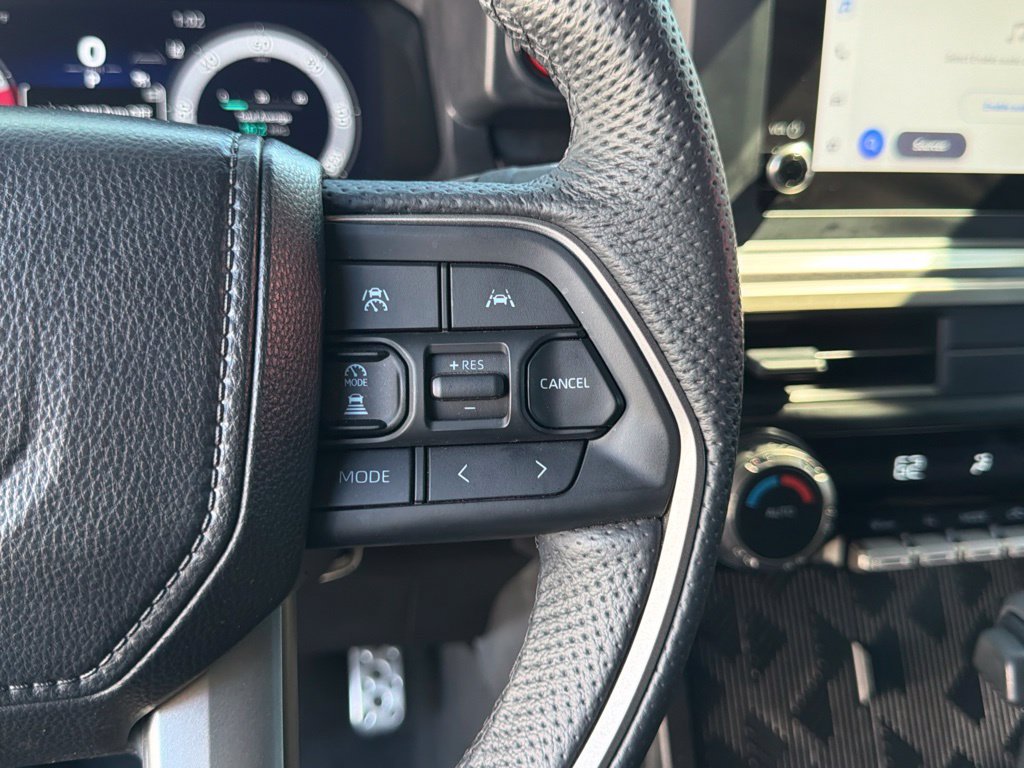 Used 2025 Toyota Tacoma TRD Sport AWD/4WD image 29