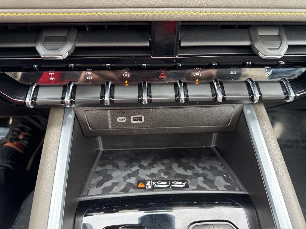 Used 2023 Chevrolet Colorado ZR2 w/ ZR2 Convenience Package III image 28