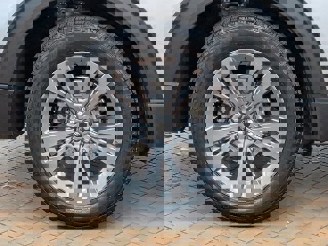 Certified 2021 Ford Explorer XLT w/ Equipment Group 202A image 11