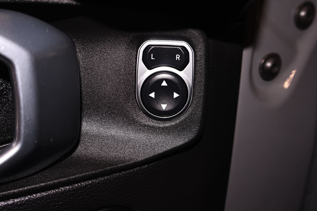 Used 2021 Jeep Gladiator Mojave AWD/4WD image 12