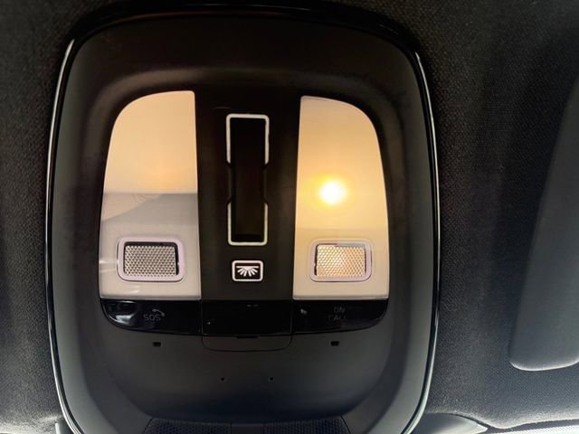 Used 2021 Volvo XC40 P8 Recharge image 14