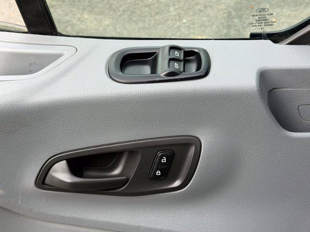 Certified 2019 Ford Transit 250 130 Medium Roof RWD image 19