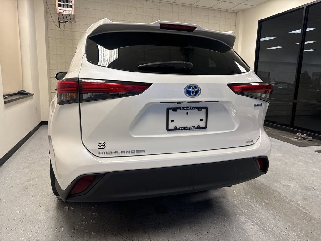 Used 2020 Toyota Highlander XLE image 5