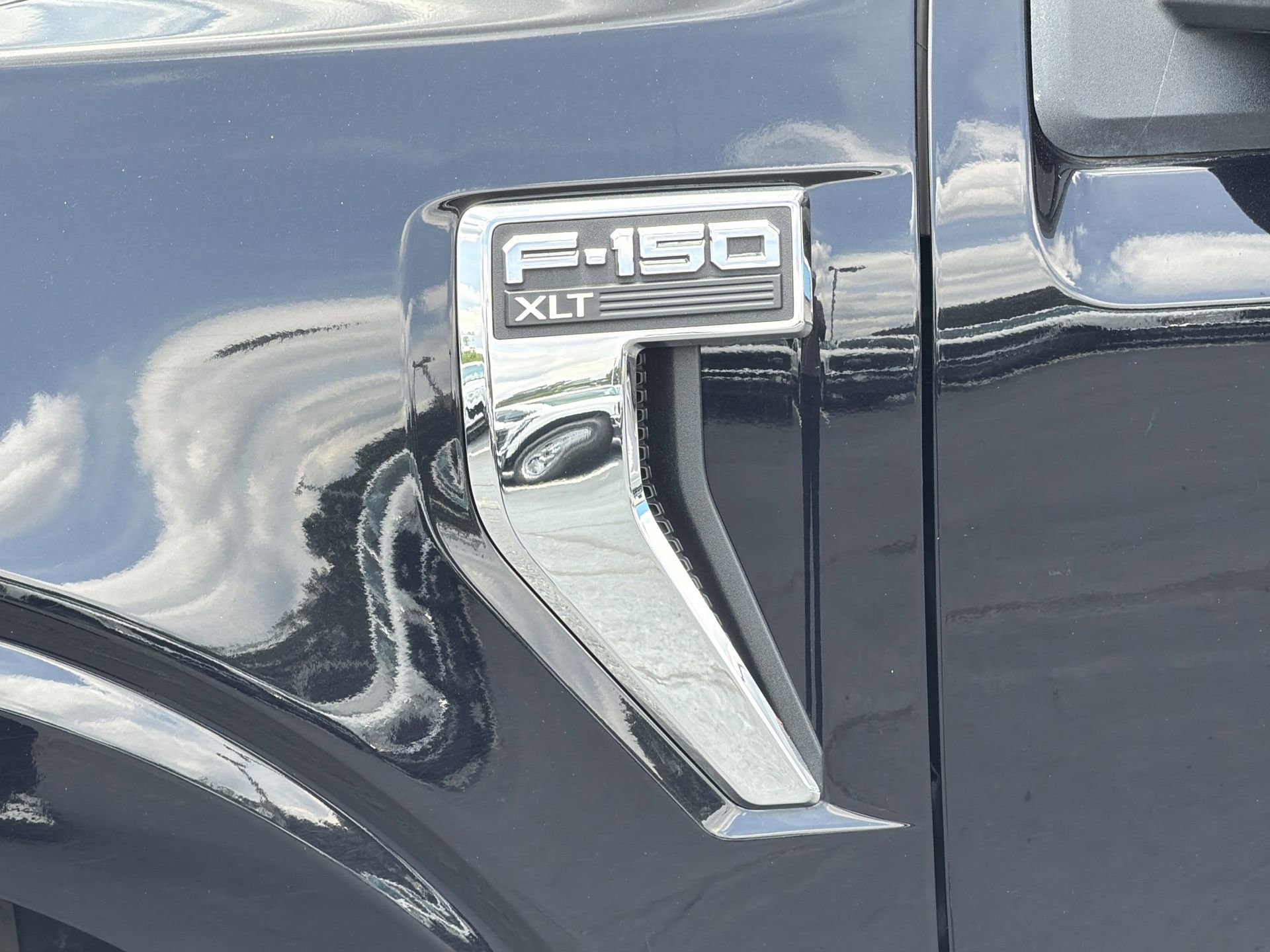 Certified 2022 Ford F150 XLT w/ Equipment Group 301A Mid AWD/4WD image 38