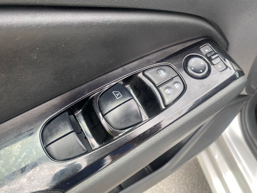 Used 2023 Nissan Altima 2.5 SV FWD image 13