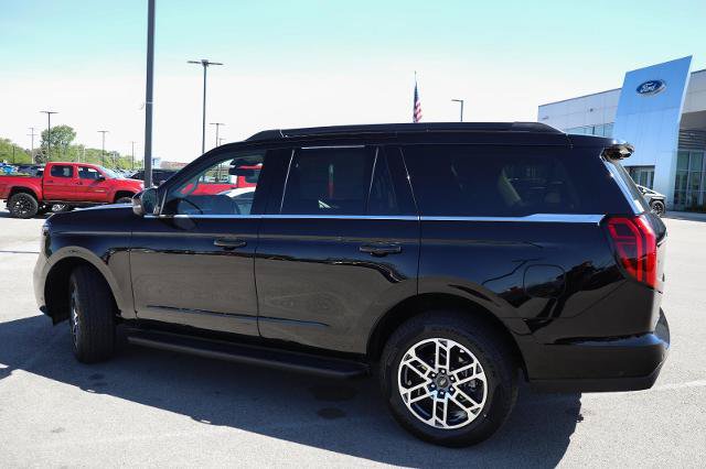 Certified 2025 Ford Expedition Active AWD/4WD image 19