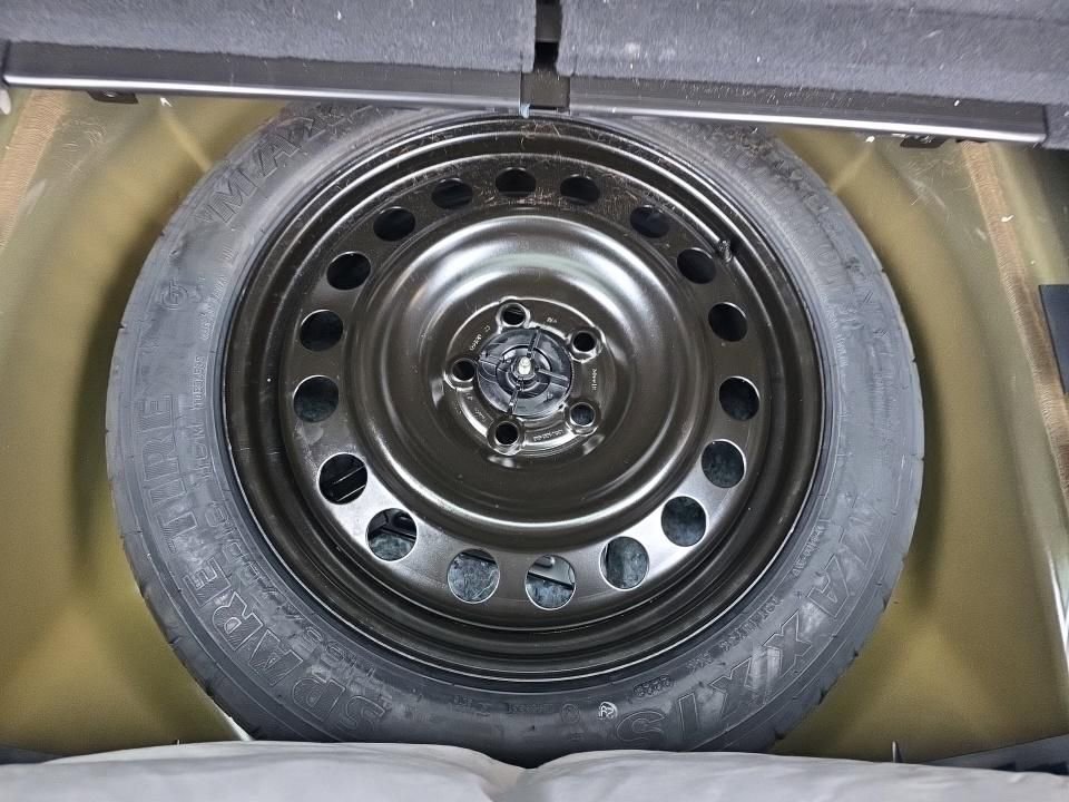 Certified 2023 Ford Explorer XLT w/ Equipment Group 202A AWD/4WD image 19