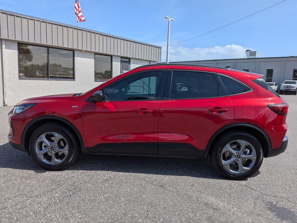 Certified 2025 Ford Escape ST-Line image 3