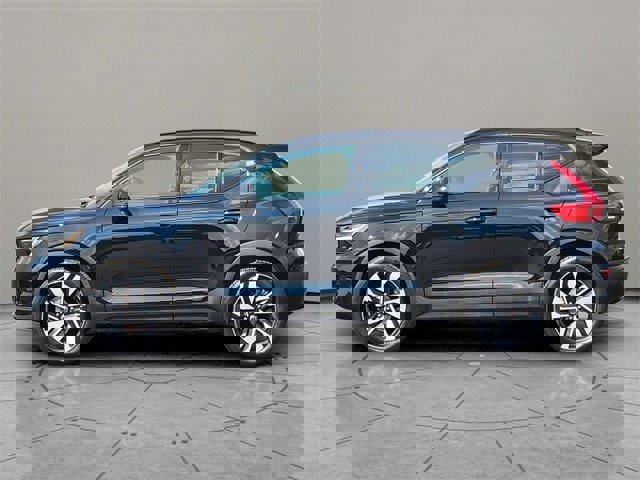 Used 2023 Volvo XC40 B5 Ultimate w/ Protection Package Premier image 9