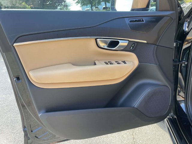 Used 2023 Volvo XC90 B6 Ultimate w/ Lounge Package AWD/4WD image 18