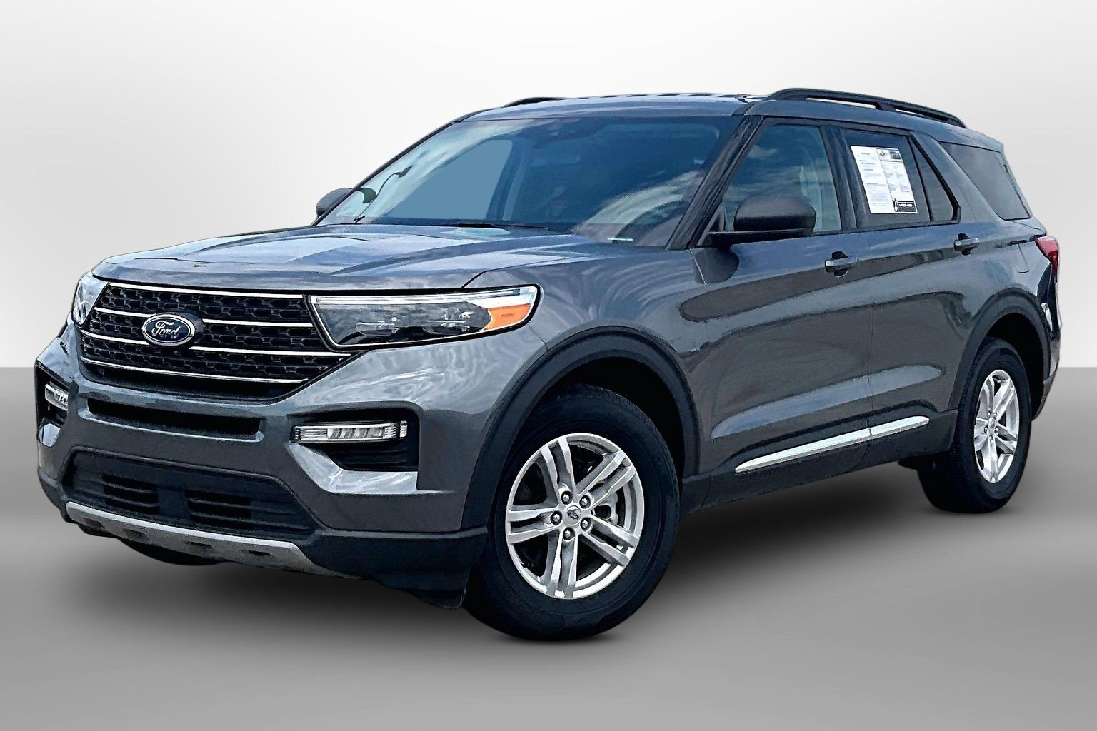 Certified 2023 Ford Explorer XLT w/ Equipment Group 202A AWD/4WD image 13