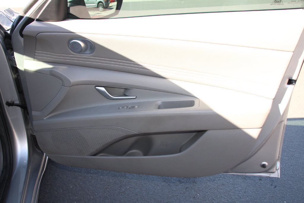 Used 2023 Hyundai Elantra SEL w/ Convenience Package FWD image 28