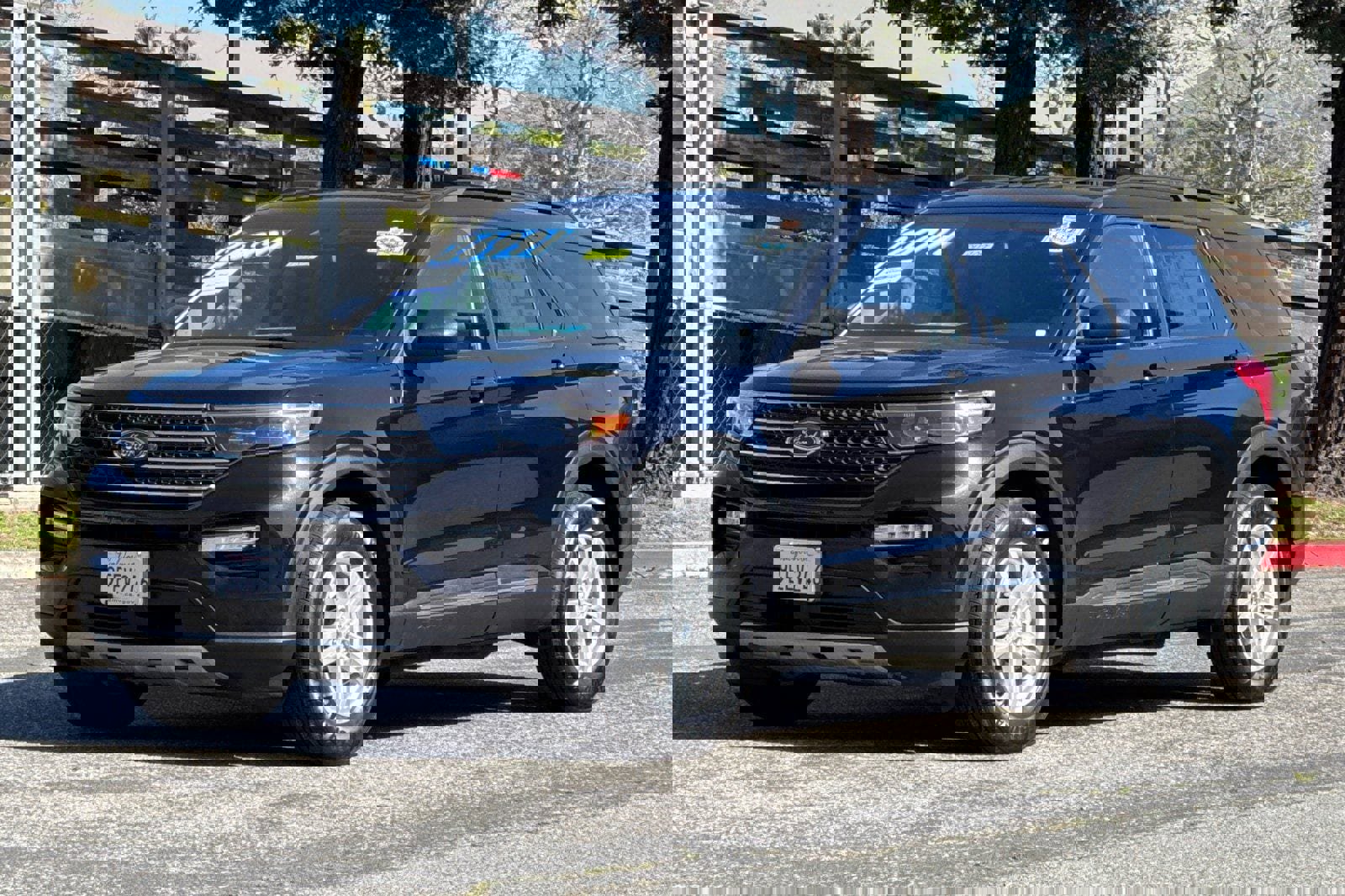 Certified 2022 Ford Explorer XLT w/ Equipment Group 202A image 8