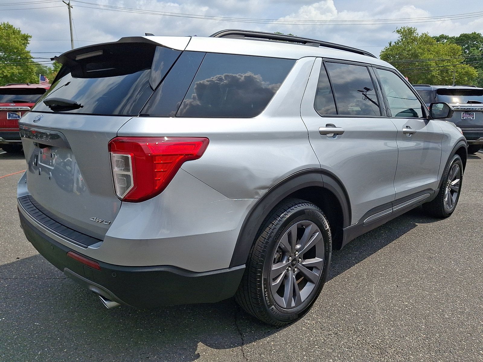 Certified 2023 Ford Explorer XLT w/ Equipment Group 202A AWD/4WD image 11