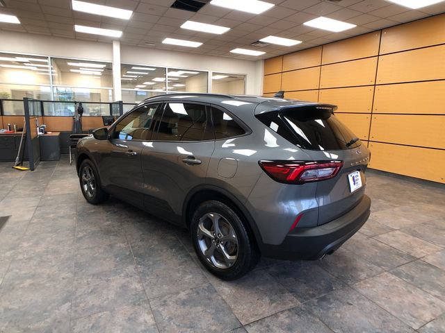 Certified 2025 Ford Escape ST-Line AWD/4WD image 5