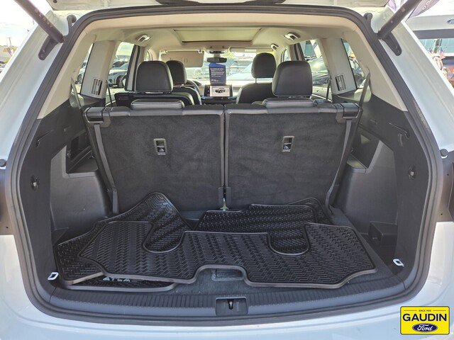 Used 2024 Volkswagen Atlas SE w/ Panoramic Sunroof Package FWD image 15