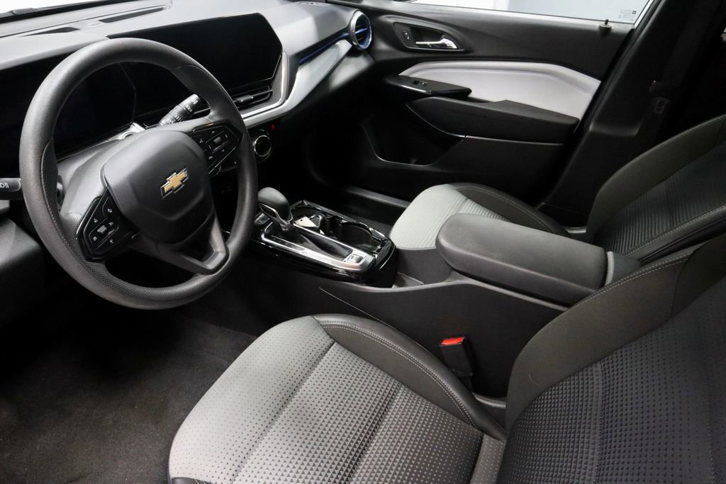 Used 2024 Chevrolet Trax LT image 24