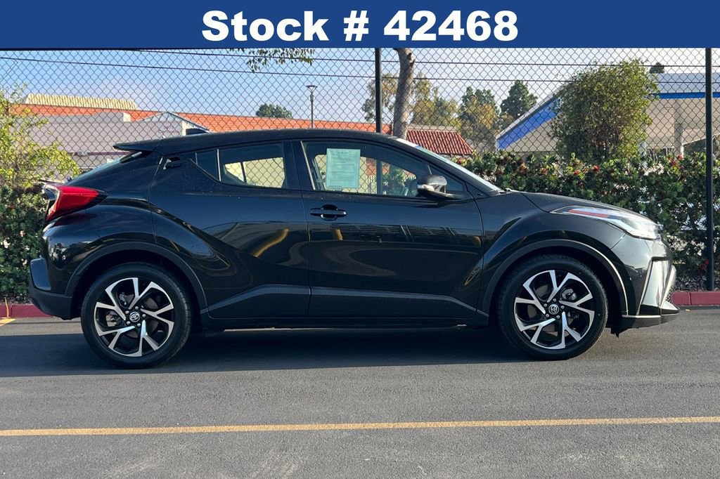 Used 2020 Toyota C-HR XLE image 3