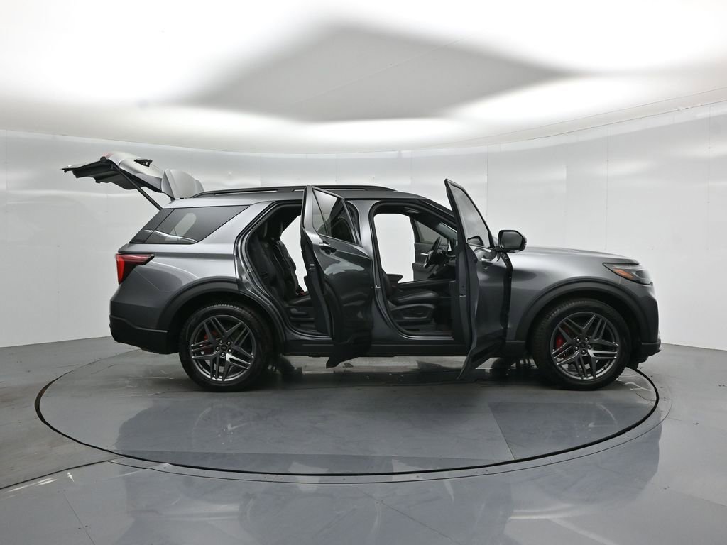 Certified 2025 Ford Explorer ST w/ Sun And Sound Package AWD/4WD image 4