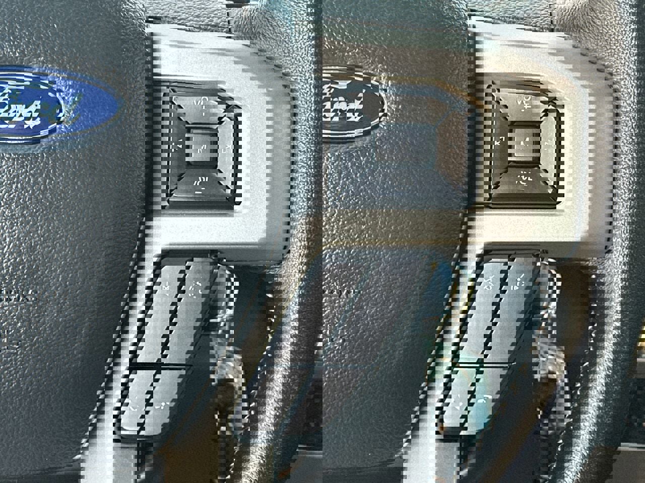 Certified 2022 Ford F250 Lariat w/ Black Appearance Package image 27