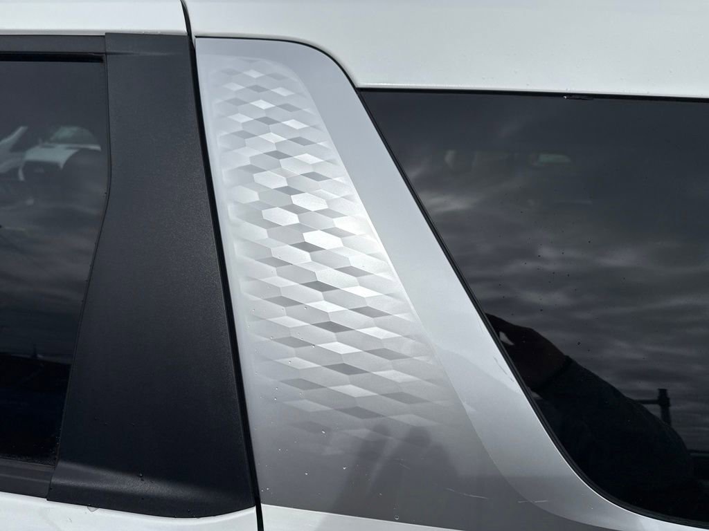 Used 2025 Kia Carnival image 31