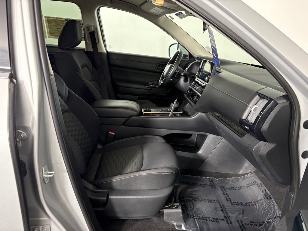 Used 2023 Nissan Pathfinder SV AWD/4WD image 37