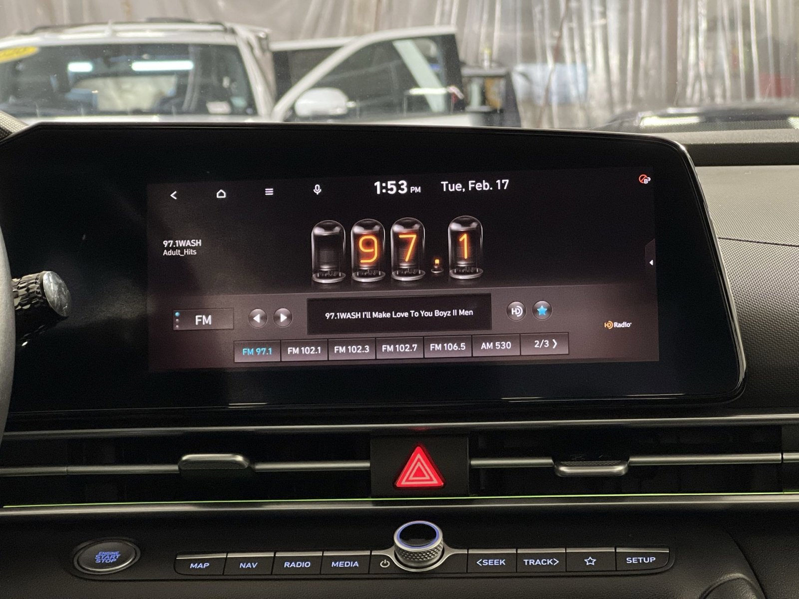 Used 2022 Hyundai Elantra Limited image 16