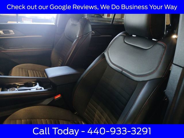 Certified 2025 Ford Explorer ST-Line image 29